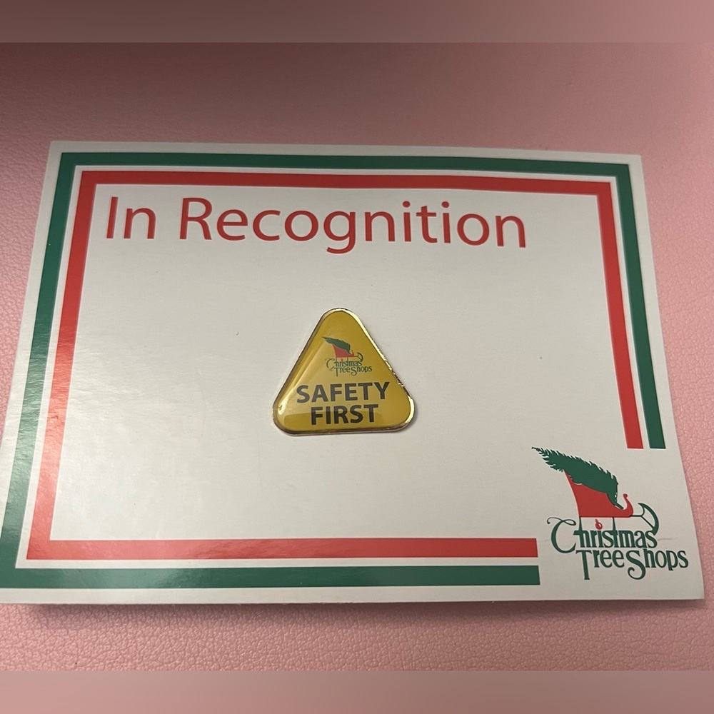 🌺Christmas Tree Shops Safety First Pin